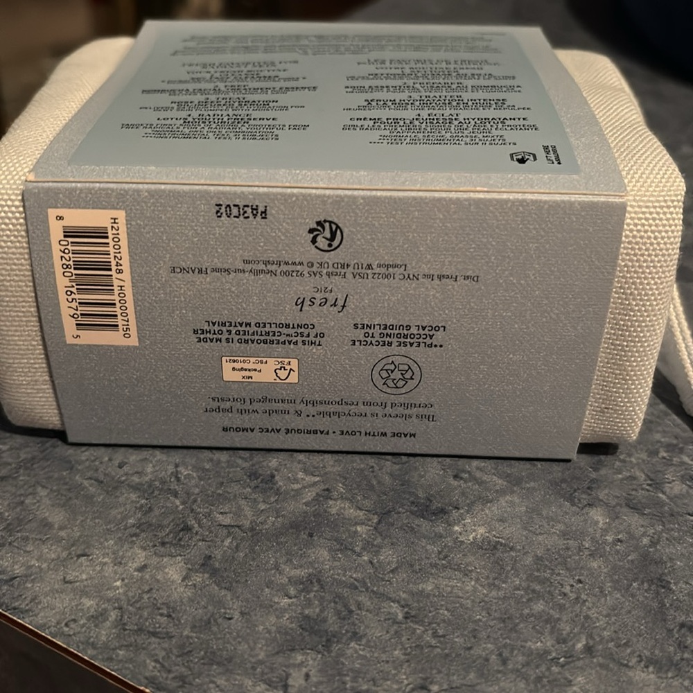 Fresh 
4-Step Skincare Routine Set - Picture 4 of 4